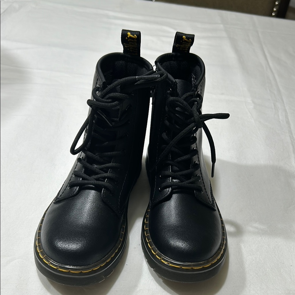 Dr. Martens Black Leather Boots unisex brand new condition size 2